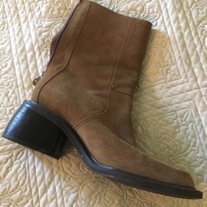 Tommy Hilfiger suede boots